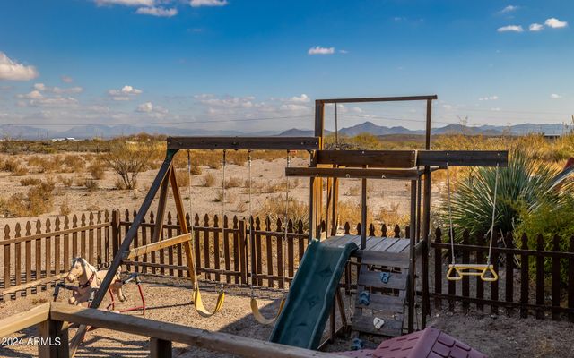 1880 E HOOTIN HOLLER Trail, Huachuca City, AZ 85616