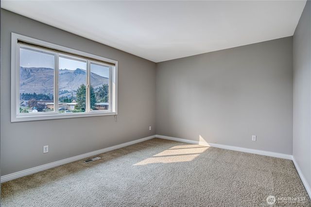 1428 John Street, Wenatchee, WA 98801