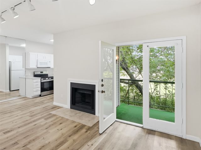 7126 Holly Hill Drive 210, Dallas, TX 75231
