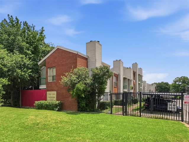 7126 Holly Hill Drive 210, Dallas, TX 75231
