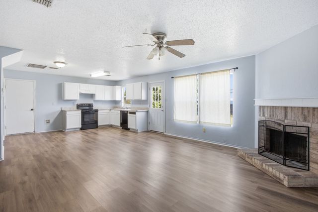 307 Meadow Ridge Drive, Burleson, TX 76028