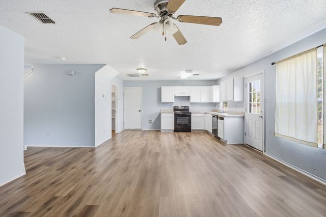 307 Meadow Ridge Drive, Burleson, TX 76028