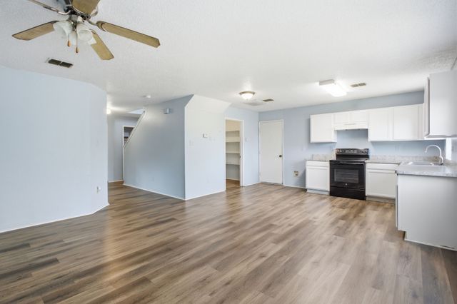 307 Meadow Ridge Drive, Burleson, TX 76028