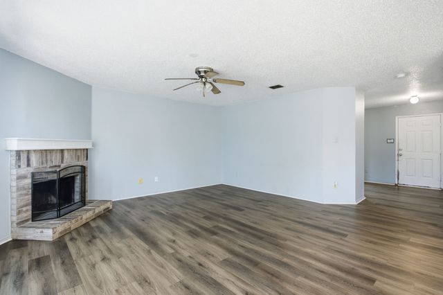 307 Meadow Ridge Drive, Burleson, TX 76028