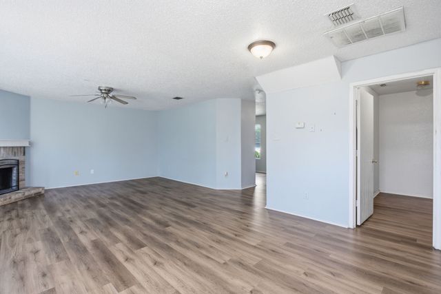 307 Meadow Ridge Drive, Burleson, TX 76028