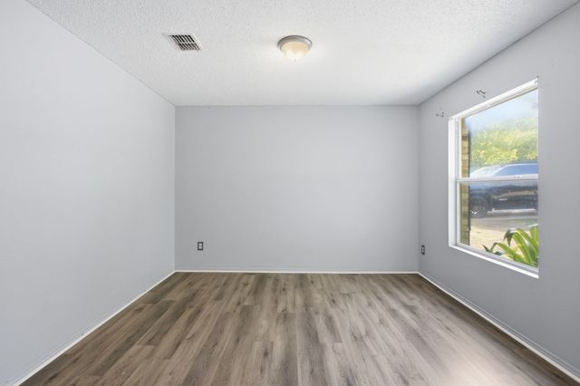 307 Meadow Ridge Drive, Burleson, TX 76028