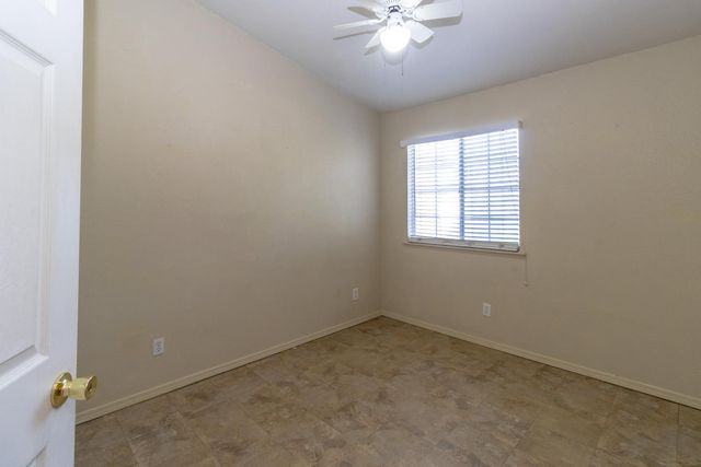 5438 N State Street, Fresno, CA 93722