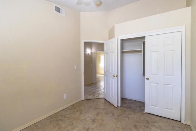 5438 N State Street, Fresno, CA 93722