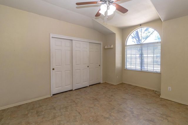 5438 N State Street, Fresno, CA 93722