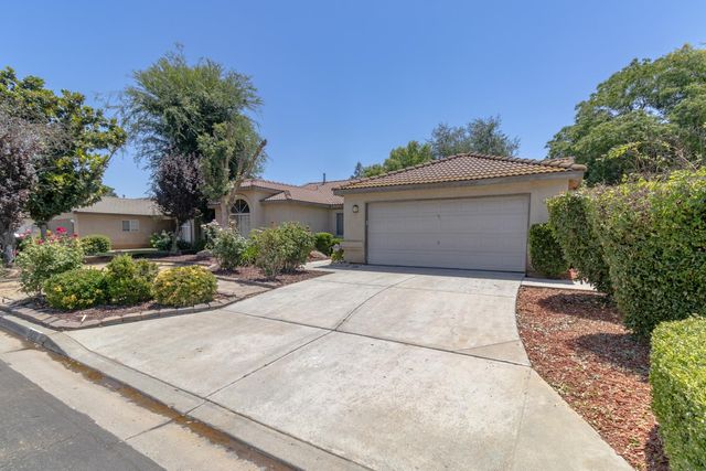 5438 N State Street, Fresno, CA 93722