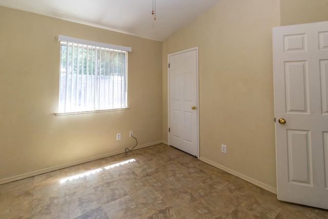 5438 N State Street, Fresno, CA 93722