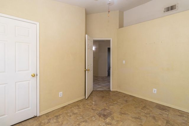 5438 N State Street, Fresno, CA 93722