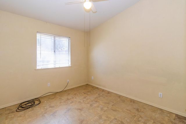 5438 N State Street, Fresno, CA 93722