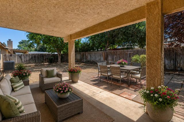 5438 N State Street, Fresno, CA 93722
