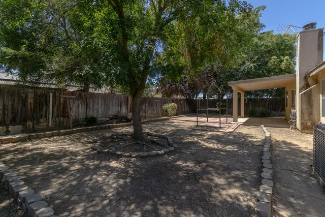 5438 N State Street, Fresno, CA 93722