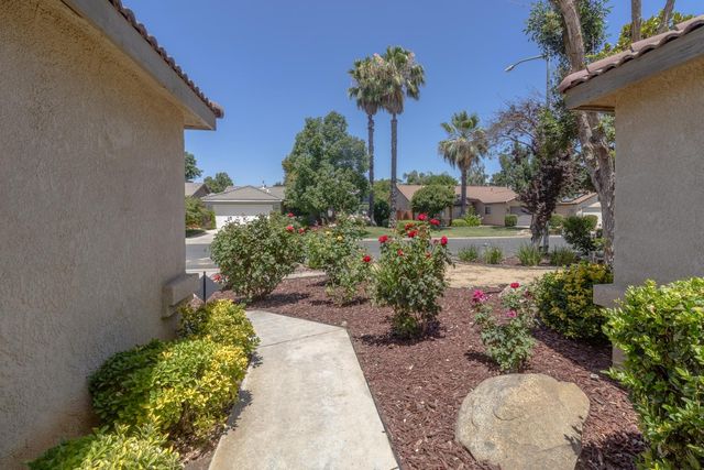 5438 N State Street, Fresno, CA 93722