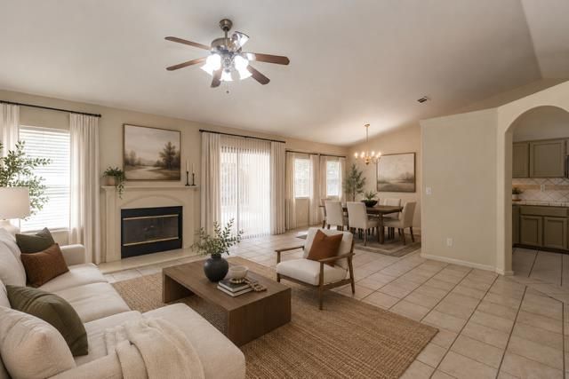 5438 N State Street, Fresno, CA 93722