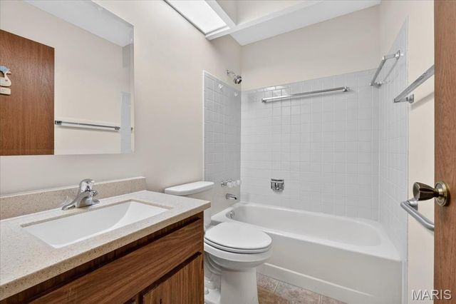 1300 Tahoe Valley Court, Ballwin, MO 63021