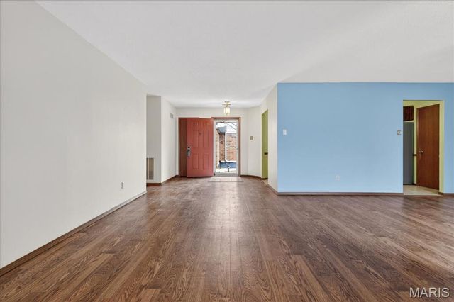 1300 Tahoe Valley Court, Ballwin, MO 63021