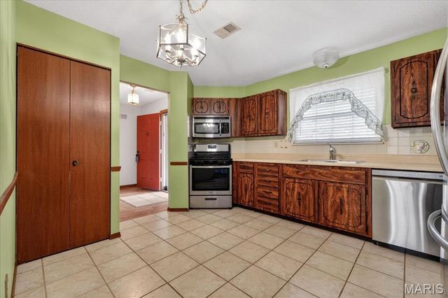 1300 Tahoe Valley Court, Ballwin, MO 63021