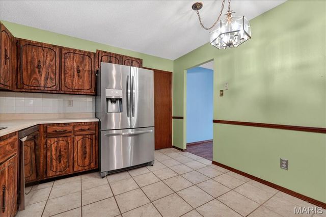 1300 Tahoe Valley Court, Ballwin, MO 63021