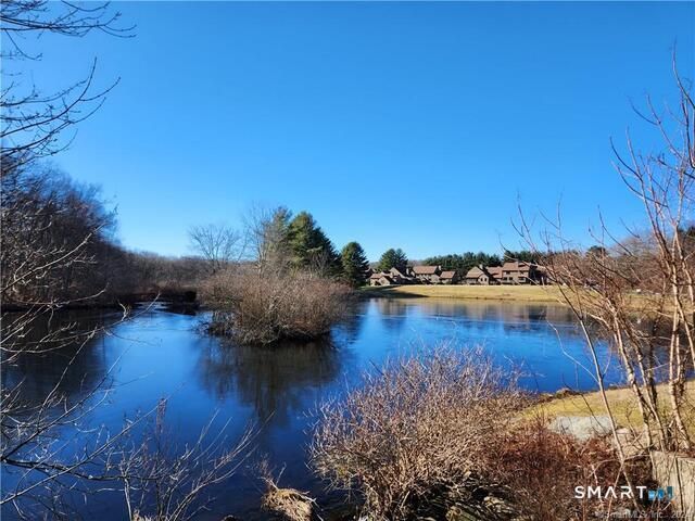 10 Juniper Circle 10, Monroe, CT 06468