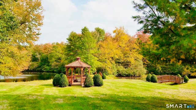 10 Juniper Circle 10, Monroe, CT 06468