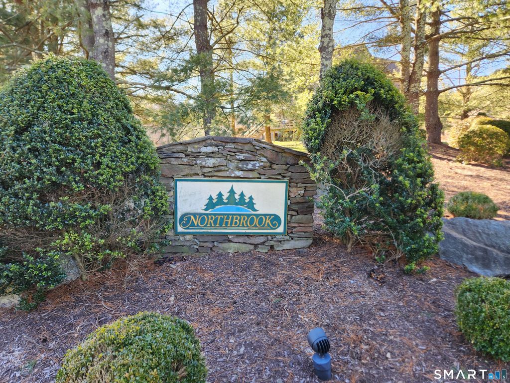 10 Juniper Circle 10, Monroe, CT 06468