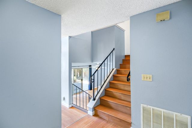 924 Regatta Dr, Sacramento, CA 95833