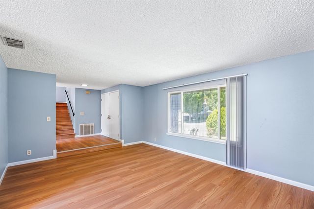 924 Regatta Dr, Sacramento, CA 95833