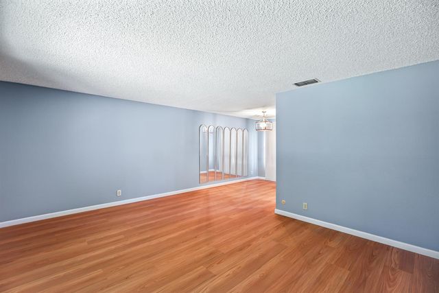 924 Regatta Dr, Sacramento, CA 95833