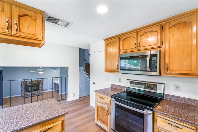 924 Regatta Dr, Sacramento, CA 95833