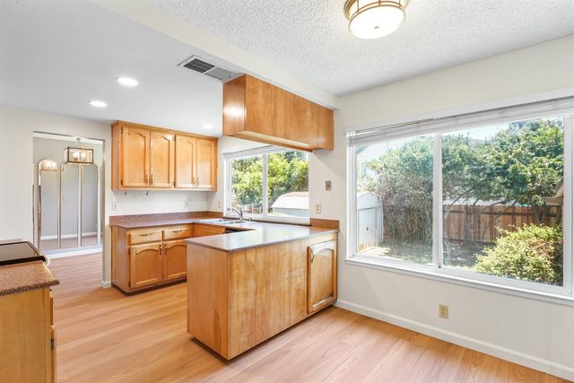 924 Regatta Dr, Sacramento, CA 95833