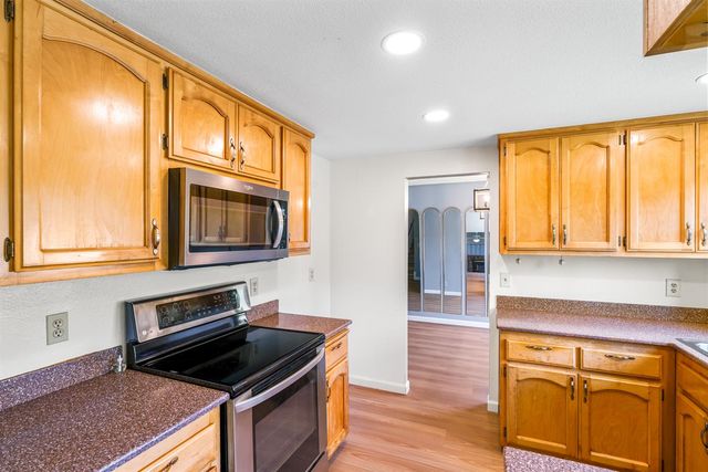924 Regatta Dr, Sacramento, CA 95833
