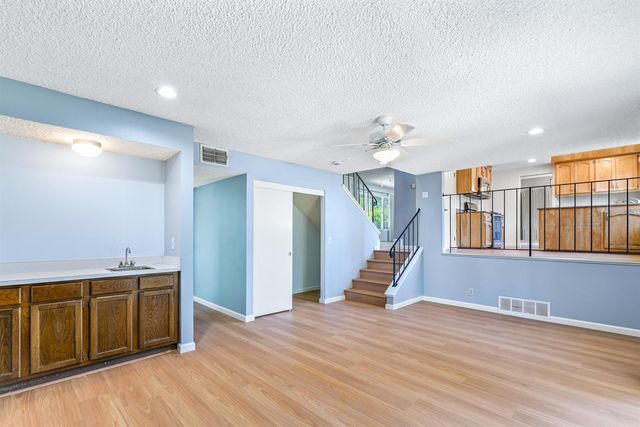 924 Regatta Dr, Sacramento, CA 95833