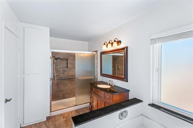 924 Regatta Dr, Sacramento, CA 95833