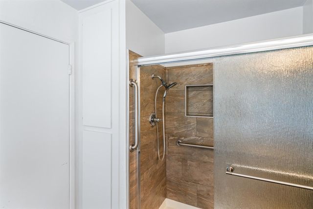 924 Regatta Dr, Sacramento, CA 95833