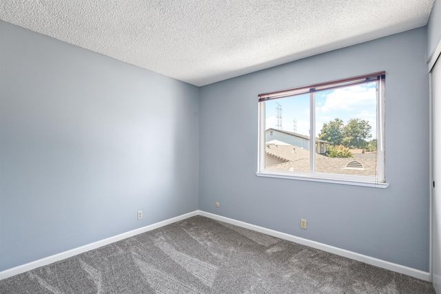924 Regatta Dr, Sacramento, CA 95833