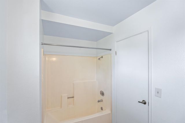 924 Regatta Dr, Sacramento, CA 95833