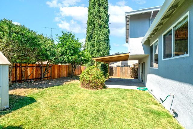 924 Regatta Dr, Sacramento, CA 95833
