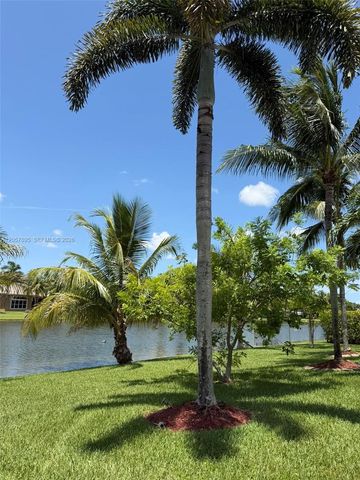 15171 SW 35th St, Davie, FL 33331
