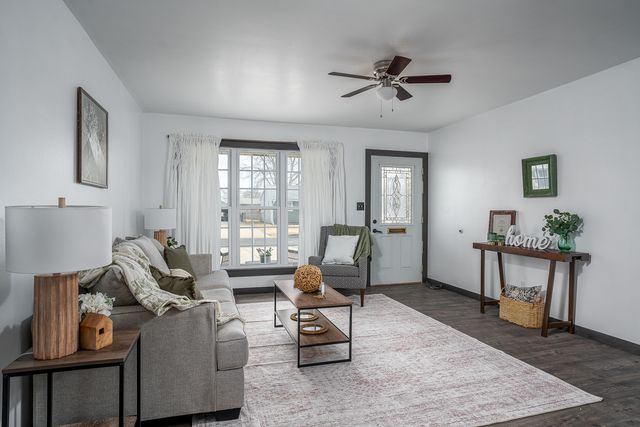 444 6th Street E, Milan, IL 61264