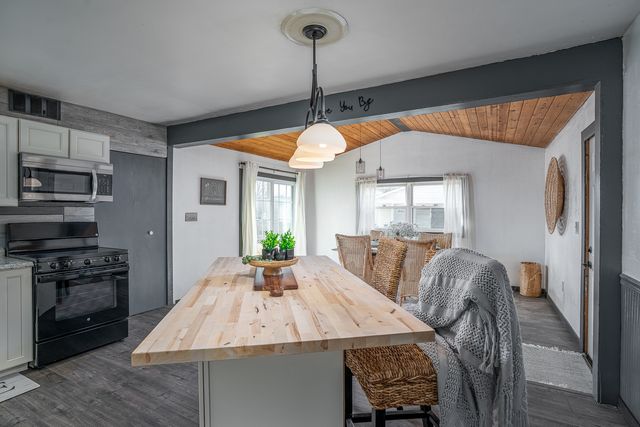 444 6th Street E, Milan, IL 61264