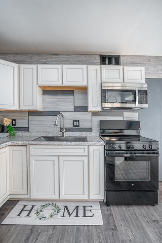 444 6th Street E, Milan, IL 61264