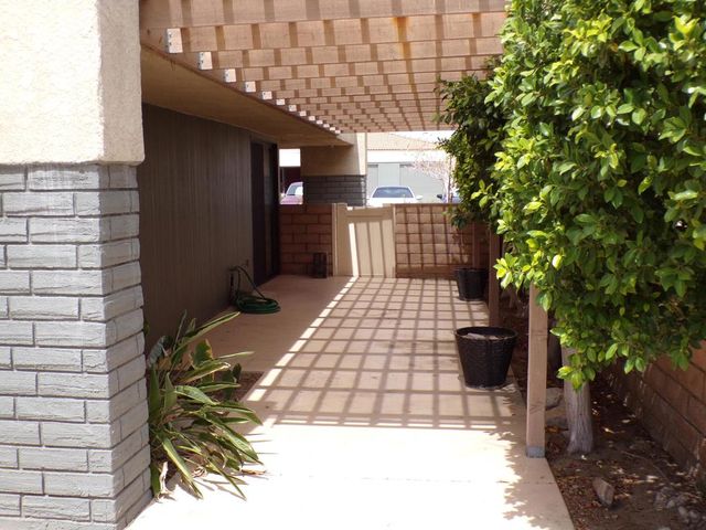 2901 Sunflower Circle E, Palm Springs, CA 92262