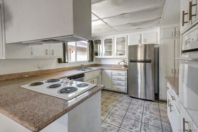 415 S Gilbert St, Hemet, CA 92543