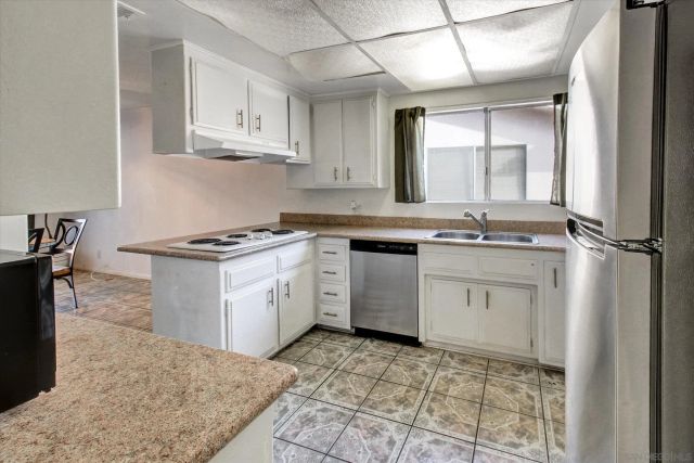 415 S Gilbert St, Hemet, CA 92543