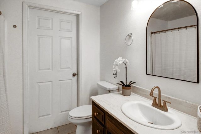 415 S Gilbert St, Hemet, CA 92543