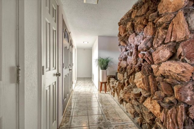 415 S Gilbert St, Hemet, CA 92543