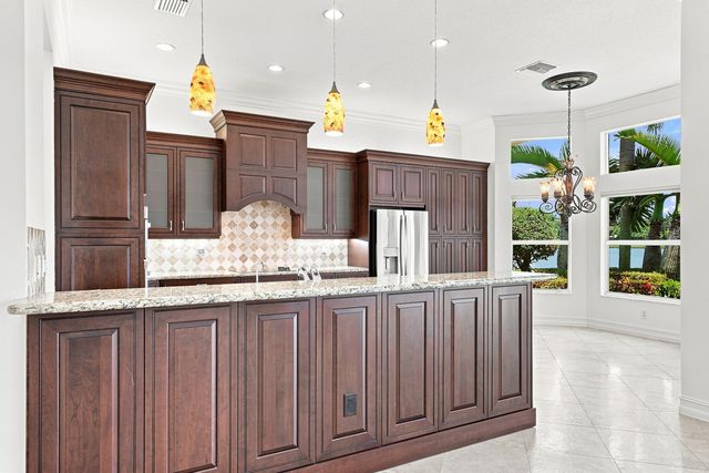10684 Whitewind Circle, Boynton Beach, FL 33473